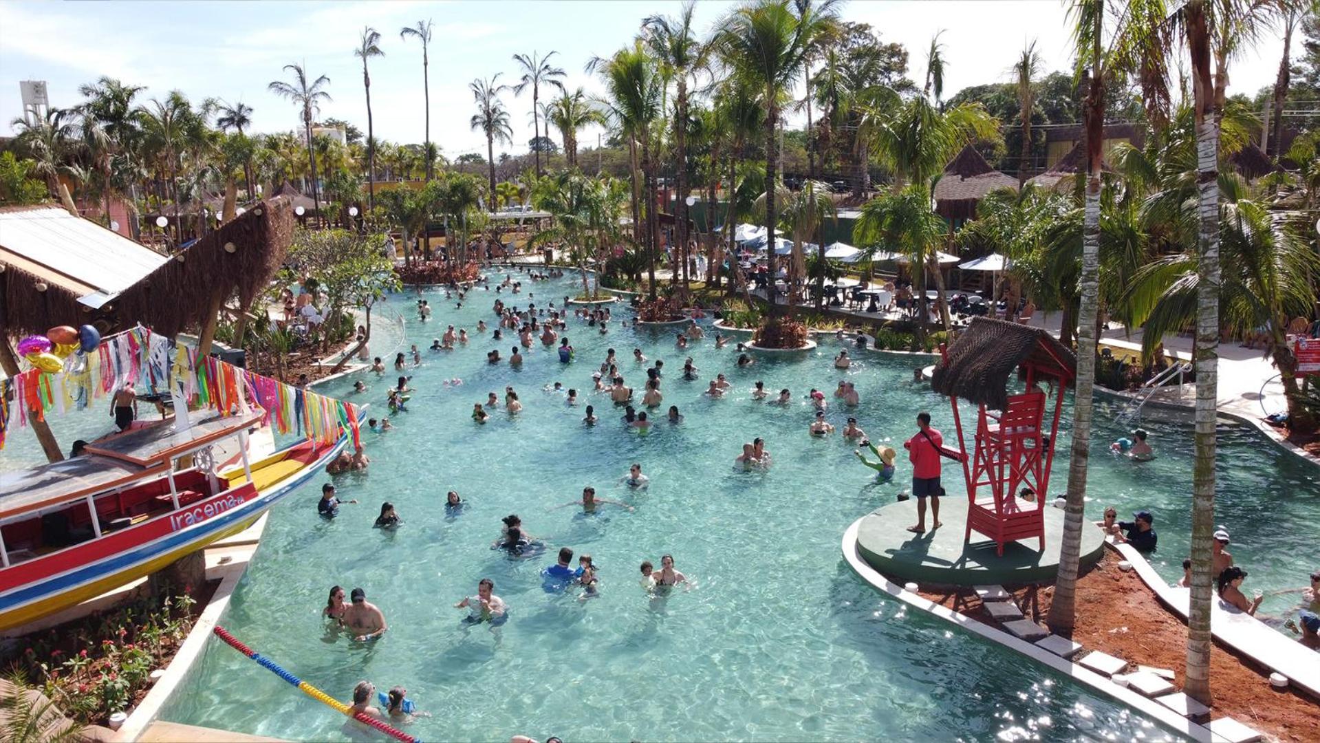 Hot Beach Resort Olímpia Buitenkant foto Splash Island